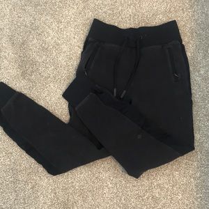 High waisted black lululemon sweats